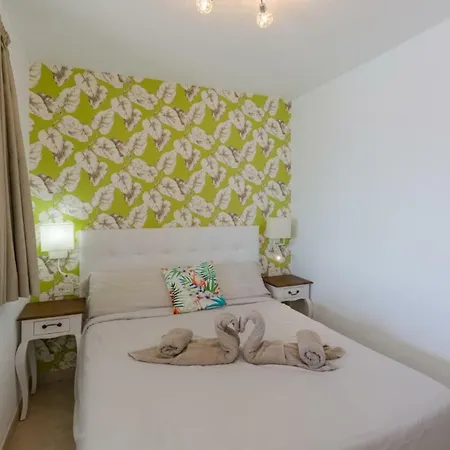 Apartment Sea Breeze